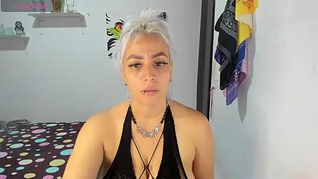 Snapshot of LuCKy_JoK chatting on November 4, 12:59 pm LuCKy JoK online show from November 4, 12:59 pm