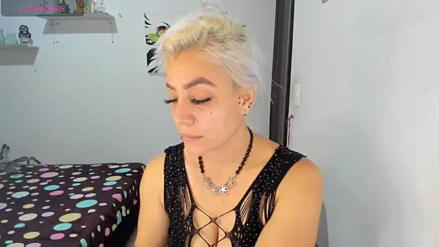 Snapshot of LuCKy_JoK chatting on November 6, 1:12 pm LuCKy JoK online show from November 6, 1:12 pm