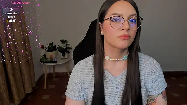 Snapshot of anaveleeez chatting on January 10, 5:26 am anaveleeez online show from January 10, 5:26 am