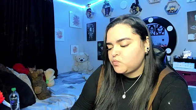 Snapshot of Luise_Meyrink chatting on October 22, 3:29 am Luise Meyrink online show from October 22, 3:29 am