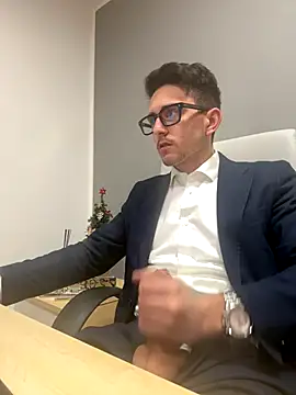 Snapshot of masterboss_ chatting on December 4, 7:56 pm masterboss  online show from December 4, 7:56 pm