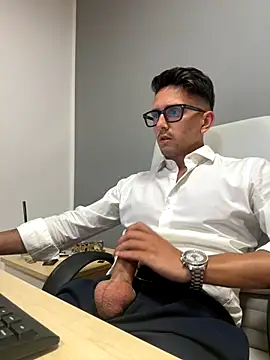 Snapshot of masterboss_ chatting on September 11, 1:22 pm masterboss  online show from September 11, 1:22 pm