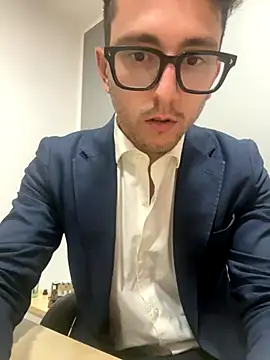 Snapshot of masterboss_ chatting on October 23, 11:53 am masterboss  online show from October 23, 11:53 am