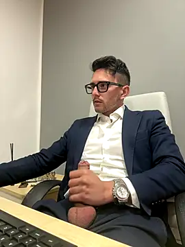 Snapshot of masterboss_ chatting on November 5, 1:00 pm masterboss online show from November 5, 1:00 pm