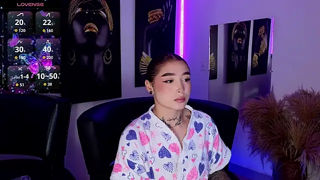  brenna hanson online show from November 19, 7:25 pm