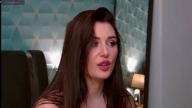 Snapshot of KassieWeins chatting on February 27, 11:15 pm KassieWeins online show from February 27, 11:15 pm