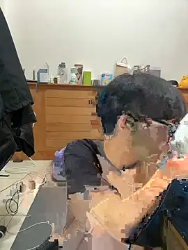 Snapshot of hihi0169 chatting on February 6, 1:54 pm hihi0169 online show from February 6, 1:54 pm