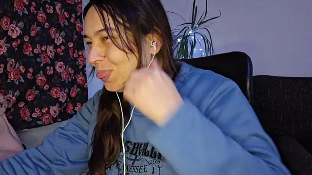 Cyndee Winter online show from December 22, 10:07 pm