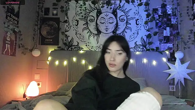 Anisawithlove online show from February 22, 6:30 pm