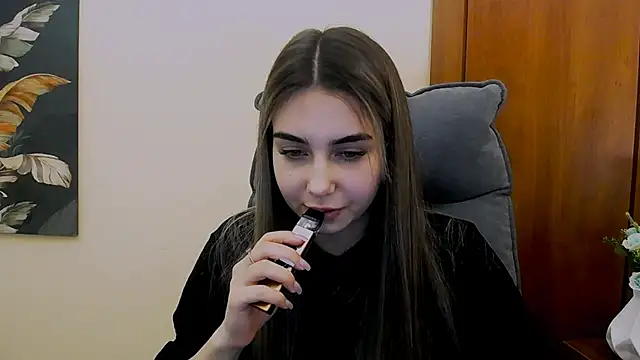 Snapshot of Lili_magic chatting on February 8, 3:42 pm Lili magic online show from February 8, 3:42 pm