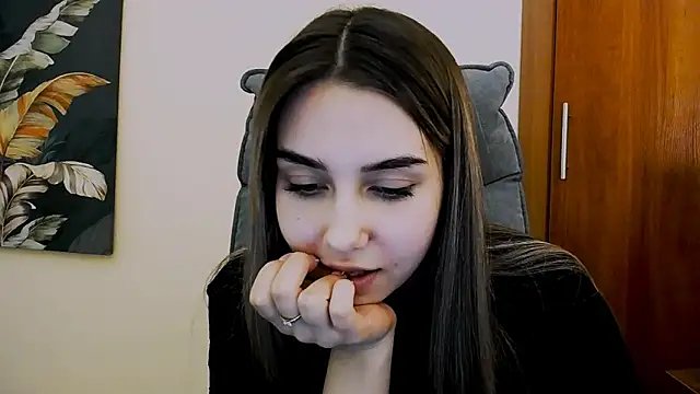 Snapshot of Lili_magic chatting on March 13, 5:18 pm Lili magic online show from March 13, 5:18 pm