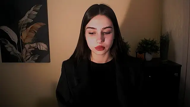 Snapshot of Lili_magic chatting on October 31, 12:06 pm Lili magic online show from October 31, 12:06 pm