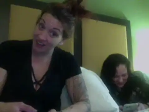 Snapshot of bella8769 chatting on February 22, 8:40 am bella8769 online show from February 22, 8:40 am