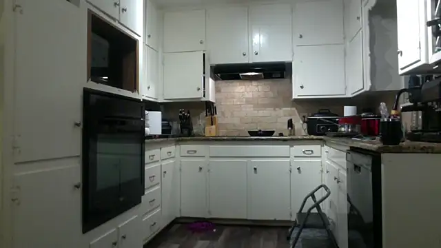 Snapshot of bella8769 chatting on February 15, 1:24 am bella8769 online show from February 15, 1:24 am