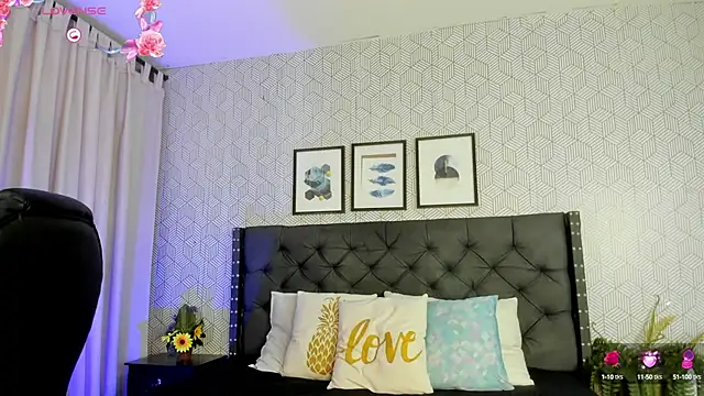 emma  smith1 online show from March 3, 12:27 pm