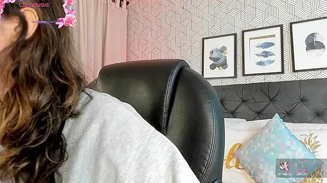 emma  smith1 online show from March 7, 12:34 pm