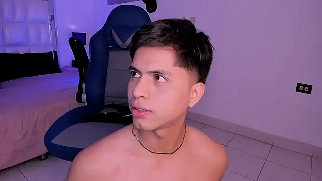 Snapshot of Niicky1_ chatting on December 27, 11:42 pm Niicky1  online show from December 27, 11:42 pm