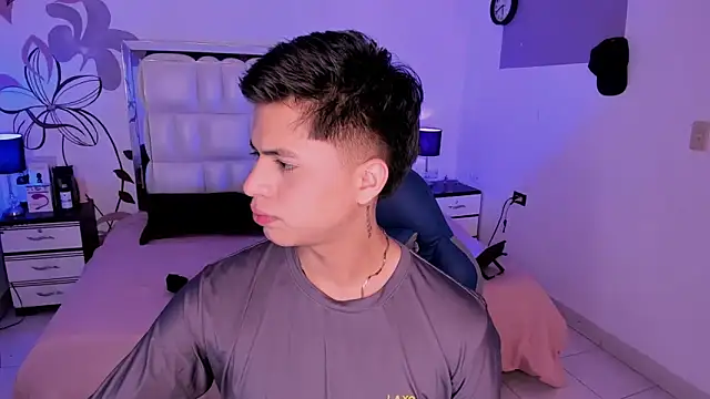 Snapshot of Niicky1_ chatting on December 29, 8:48 pm Niicky1  online show from December 29, 8:48 pm