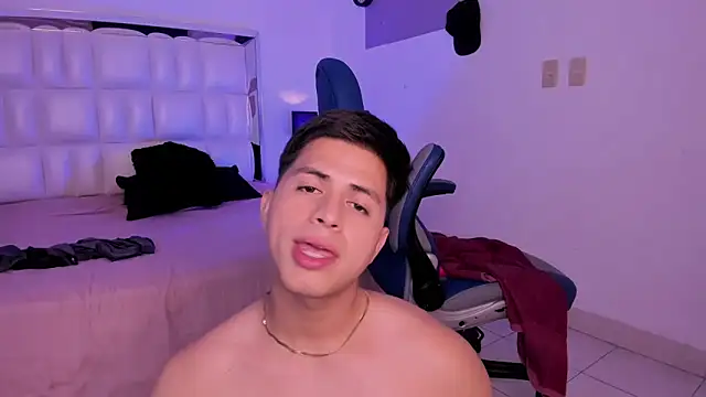 Snapshot of Niicky1_ chatting on December 29, 11:50 pm Niicky1  online show from December 29, 11:50 pm