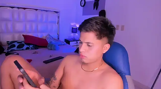 Snapshot of Niicky1_ chatting on January 30, 12:29 am Niicky1  online show from January 30, 12:29 am