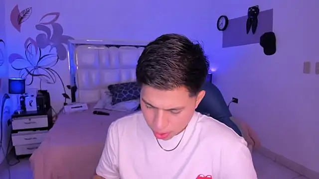 Snapshot of Niicky1_ chatting on January 31, 10:52 pm Niicky1  online show from January 31, 10:52 pm