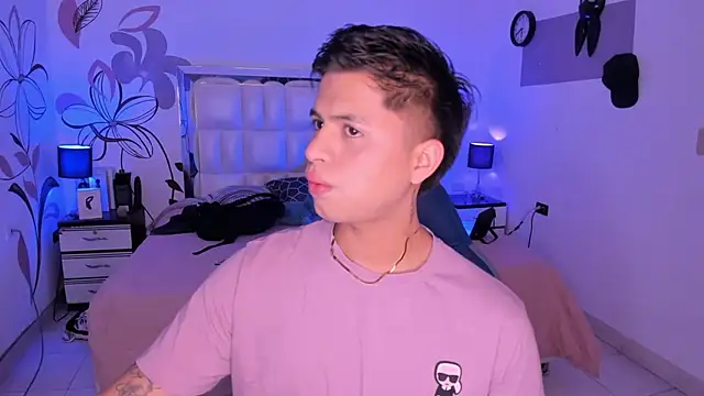 Snapshot of Niicky1_ chatting on February 2, 8:30 pm Niicky1  online show from February 2, 8:30 pm