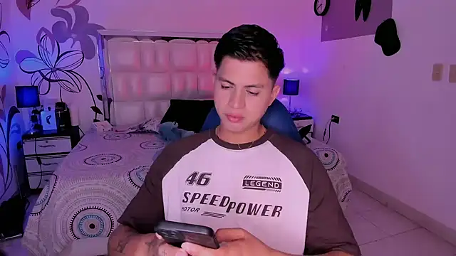 Snapshot of Niicky1_ chatting on February 21, 8:49 pm Niicky1  online show from February 21, 8:49 pm