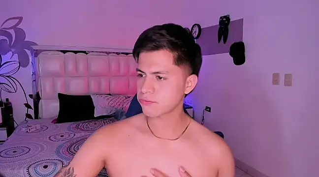 Snapshot of Niicky1_ chatting on February 22, 9:04 pm Niicky1  online show from February 22, 9:04 pm