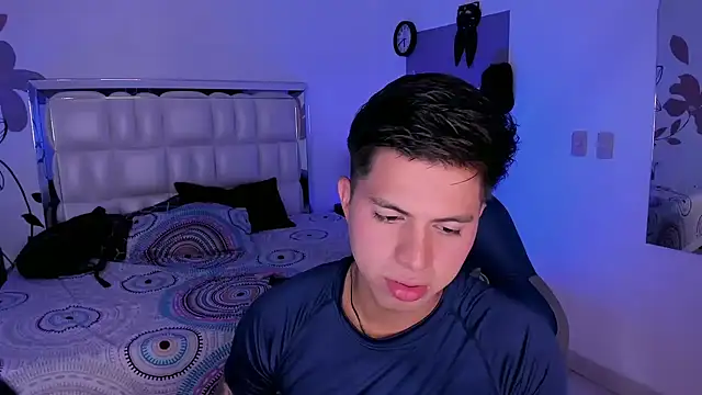 Snapshot of Niicky1_ chatting on February 26, 9:27 pm Niicky1  online show from February 26, 9:27 pm