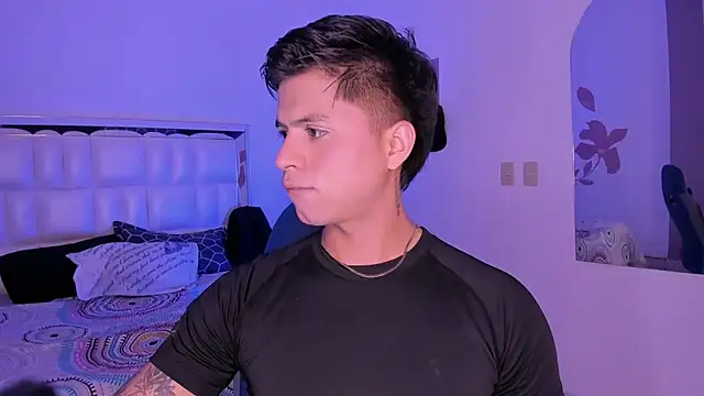 Snapshot of Niicky1_ chatting on February 27, 8:42 pm Niicky1  online show from February 27, 8:42 pm