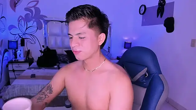 Snapshot of Niicky1_ chatting on February 28, 8:50 pm Niicky1  online show from February 28, 8:50 pm