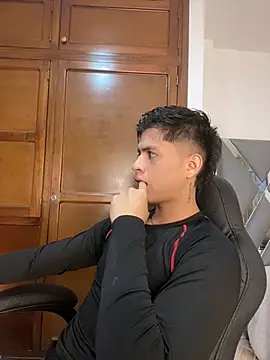 Snapshot of Niicky1_ chatting on March 6, 4:49 pm Niicky1  online show from March 6, 4:49 pm