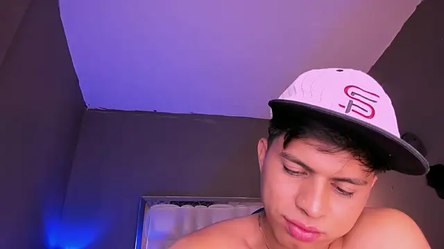 Snapshot of Niicky1_ chatting on March 20, 12:30 am Niicky1  online show from March 20, 12:30 am