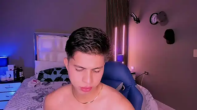 Snapshot of Niicky1_ chatting on March 21, 9:45 pm Niicky1  online show from March 21, 9:45 pm