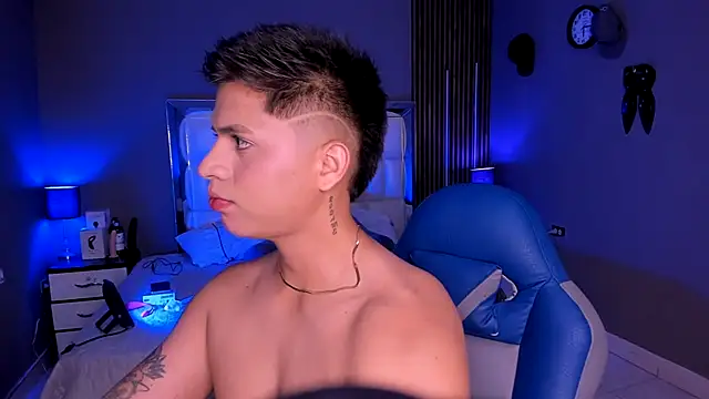 Snapshot of Niicky1_ chatting on September 24, 3:32 am Niicky1  online show from September 24, 3:32 am