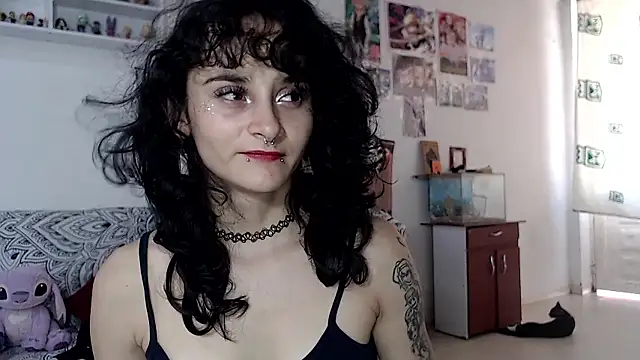 Snapshot of kitty22_ chatting on December 3, 2:49 pm kitty22 online show from December 3, 2:49 pm