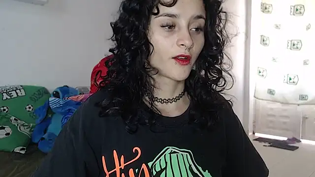 Snapshot of kitty22_ chatting on December 4, 3:21 pm kitty22 online show from December 4, 3:21 pm