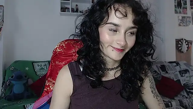 Snapshot of kitty22_ chatting on December 10, 3:22 pm kitty22 online show from December 10, 3:22 pm