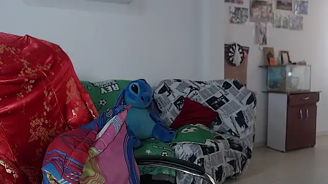 Snapshot of kitty22_ chatting on December 14, 1:59 pm kitty22 online show from December 14, 1:59 pm