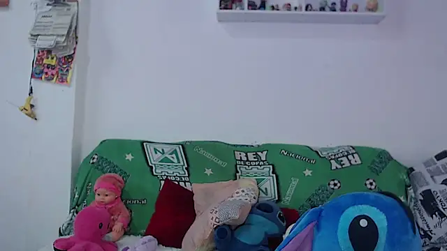 Snapshot of kitty22_ chatting on December 24, 2:01 pm kitty22 online show from December 24, 2:01 pm