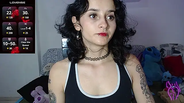 Snapshot of kitty22_ chatting on February 17, 2:04 pm kitty22 online show from February 17, 2:04 pm