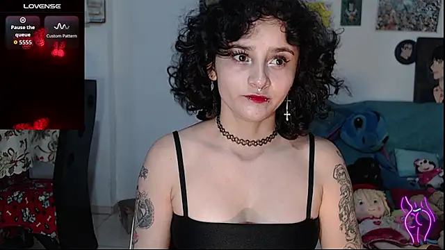 Snapshot of kitty22_ chatting on November 25, 12:16 pm kitty22 online show from November 25, 12:16 pm