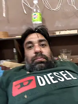 Snapshot of lund_lol chatting on October 28, 11:14 am lund lol online show from October 28, 11:14 am