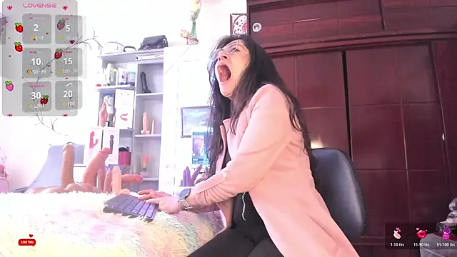 Rapunzeell  online show from March 24, 8:14 pm