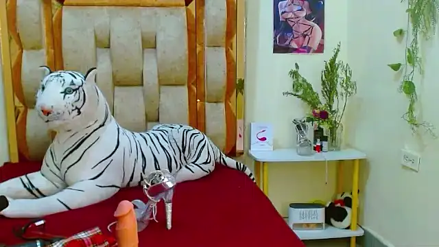 lady scarlettt online show from January 30, 9:15 am