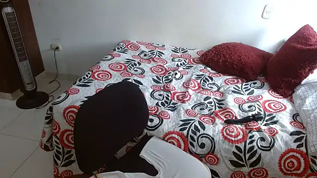 Snapshot of Daniella_Fellers chatting on December 9, 7:18 pm Daniella Fellers online show from December 9, 7:18 pm