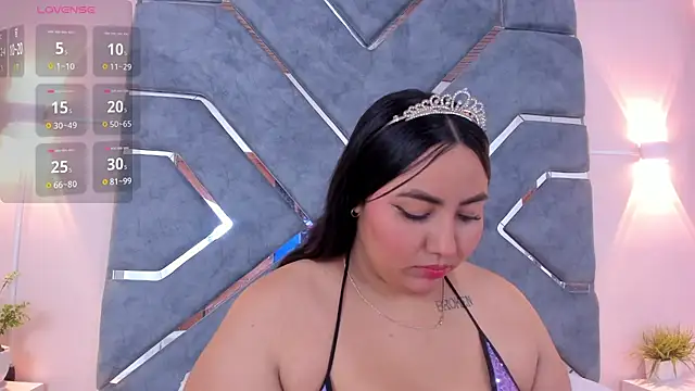 Snapshot of LucciaPorter chatting on October 24, 9:33 pm LucciaPorter online show from October 24, 9:33 pm