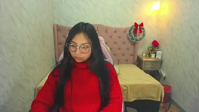 Snapshot of XSmaggiiee chatting on December 31, 2:29 am XSmaggiiee online show from December 31, 2:29 am