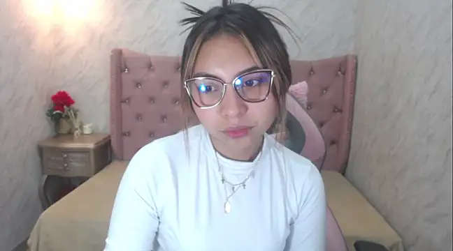 Snapshot of XSmaggiiee chatting on March 13, 2:16 am XSmaggiiee online show from March 13, 2:16 am