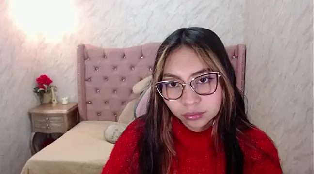 Snapshot of XSmaggiiee chatting on March 18, 2:25 am XSmaggiiee online show from March 18, 2:25 am